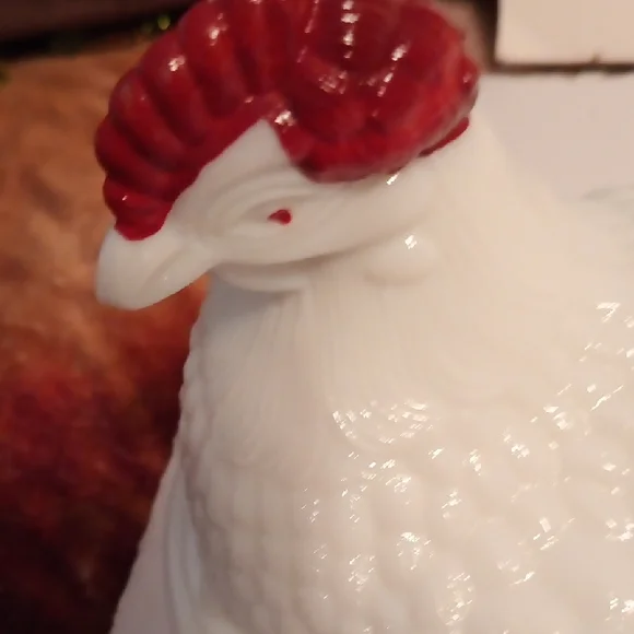 Vintage Westmoreland White Milk Glass Hen on Nest with Red Comb " Big MaMa" - Picture 4 of 10